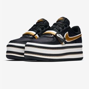 NIKE - Women’s Vandal 2k Double Stack (Size 8.5)